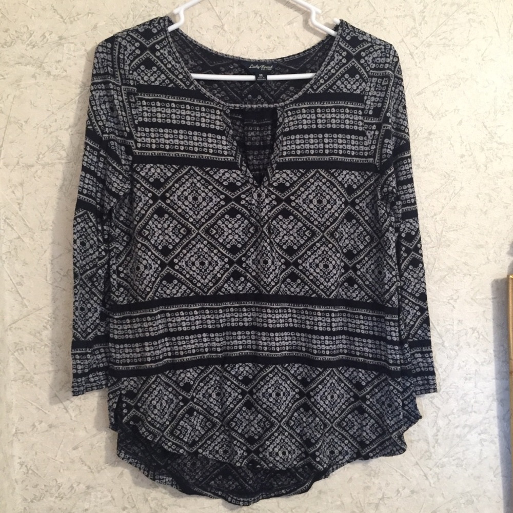 🆕 NWOT Lucky Brand Aztec print keyhole shirt